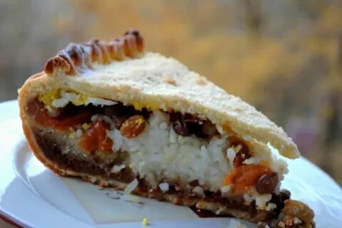 Сладкий пирог с рисом изюмом и курагой