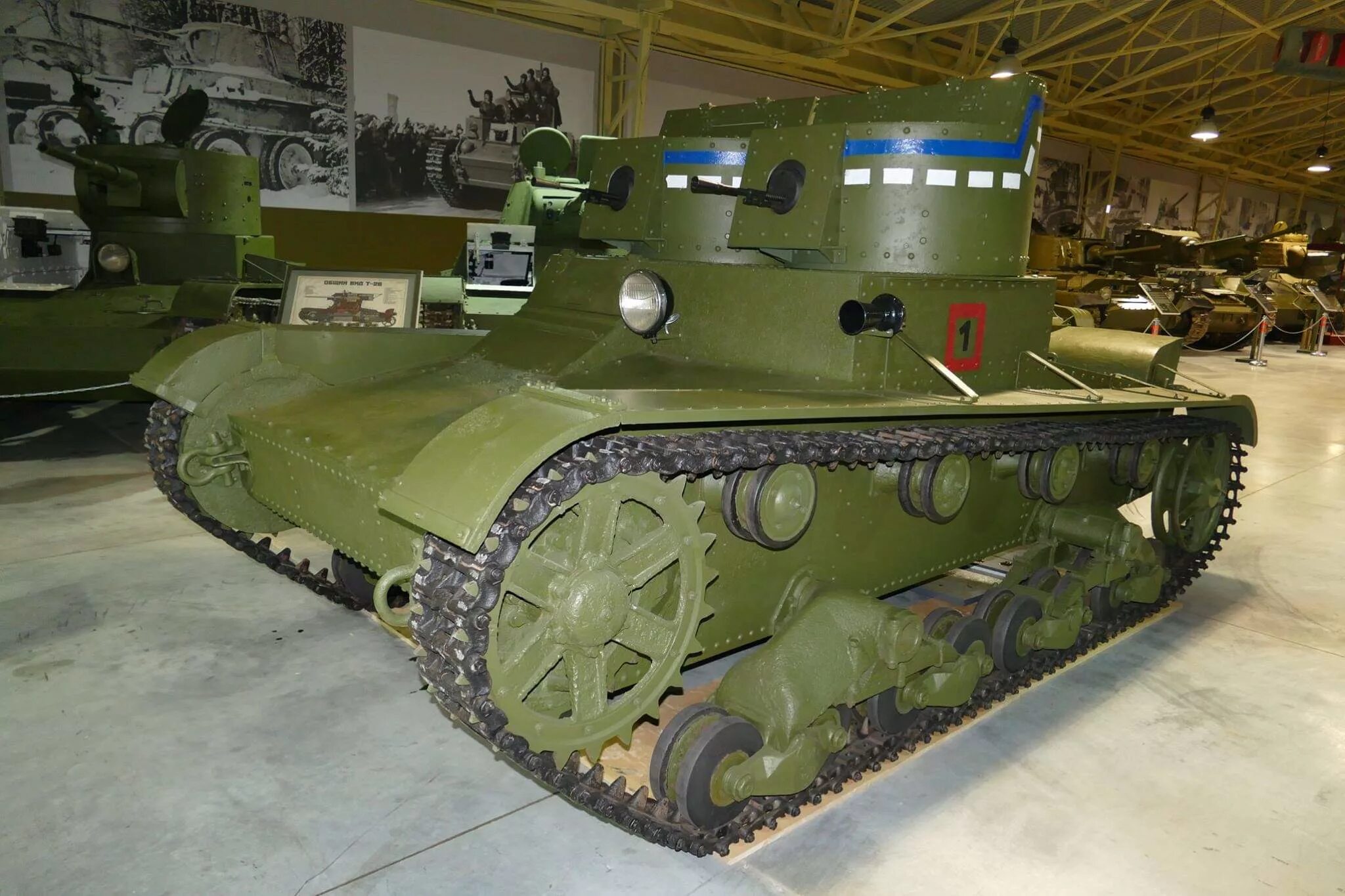 8 т 26. Танк т-26 двухбашенный. Т-26 лёгкий танк двухбашенный. Т-26 двухбашенный обр.1932. Т-26 двухбашенный модель.