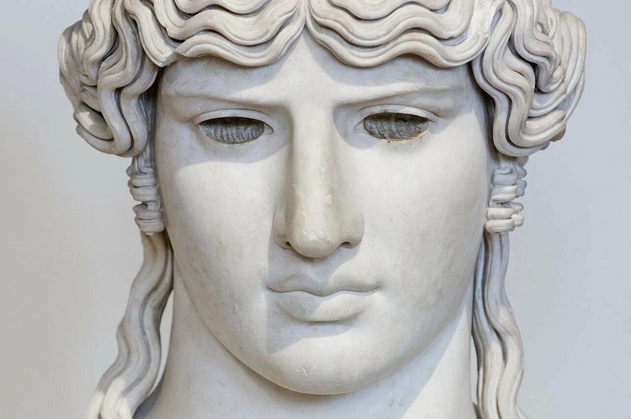 Голова на греческом. Антиной Мондрагон. Антиной Вакх. Антиной античная скульптура.