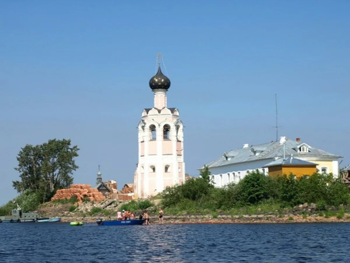 Спасо-каменный монастырь Вологодская область. Спасо-каменный монастырь на Кубенском озере. Спасо - каменный монастырь на Кубенском озере Вологодской области!. Монастырь на озере Кубенском в Вологодской.