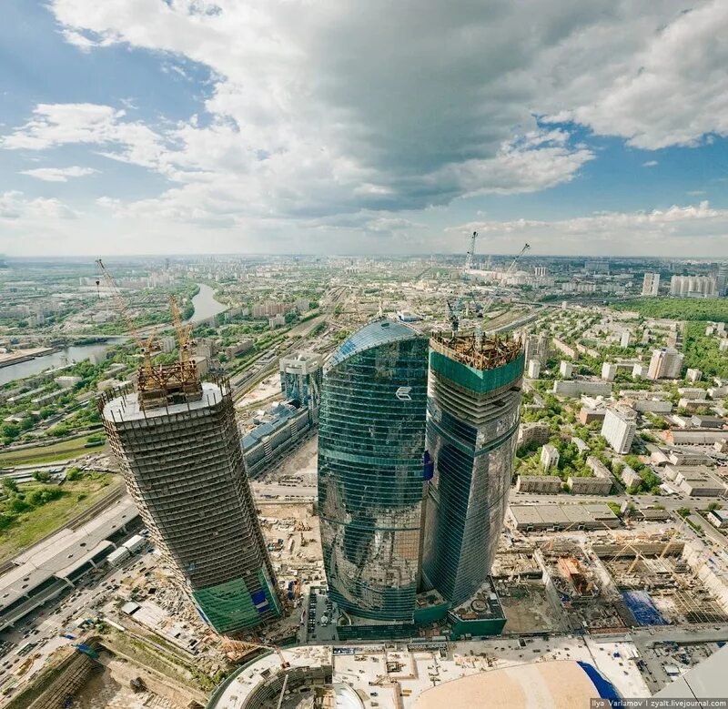 Высота высоток москва сити. Высота дома москва. Москва сити схема расположения башен названия. Высота зданий москва сити в метрах и этажах. Москва сити план башен.
