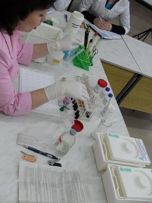 Медицинская сестра. Медицинский лабораторный техник (фельдшер-лаборант). Лаборант химического анализа. Клинико-биохимическая лаборатория. Лаборант больница вакансии.