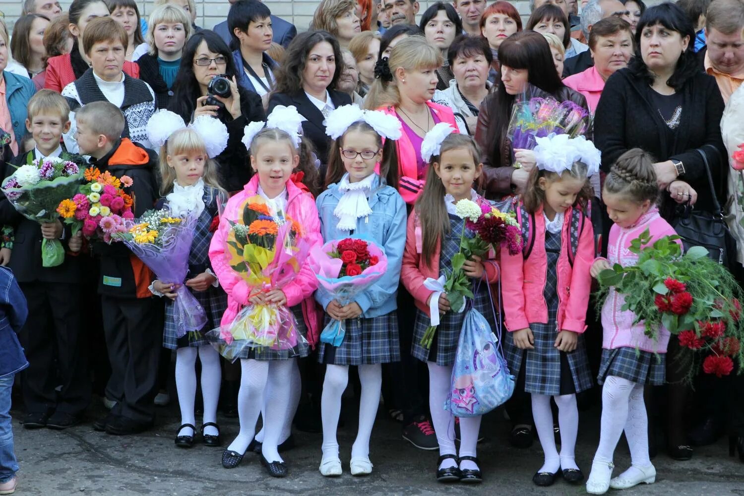 10 линия 1 б. 1б класс гимназия. Школа первый класс. Гимназия 1 3 а класс. Школа 1 класс.