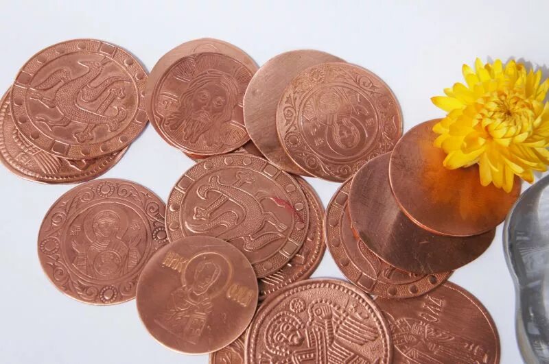 лом меди м1. медный помочь. заколка для волос из меди. проволока медно-никелевая мнжкт5-1-0. пленка медного цвета.