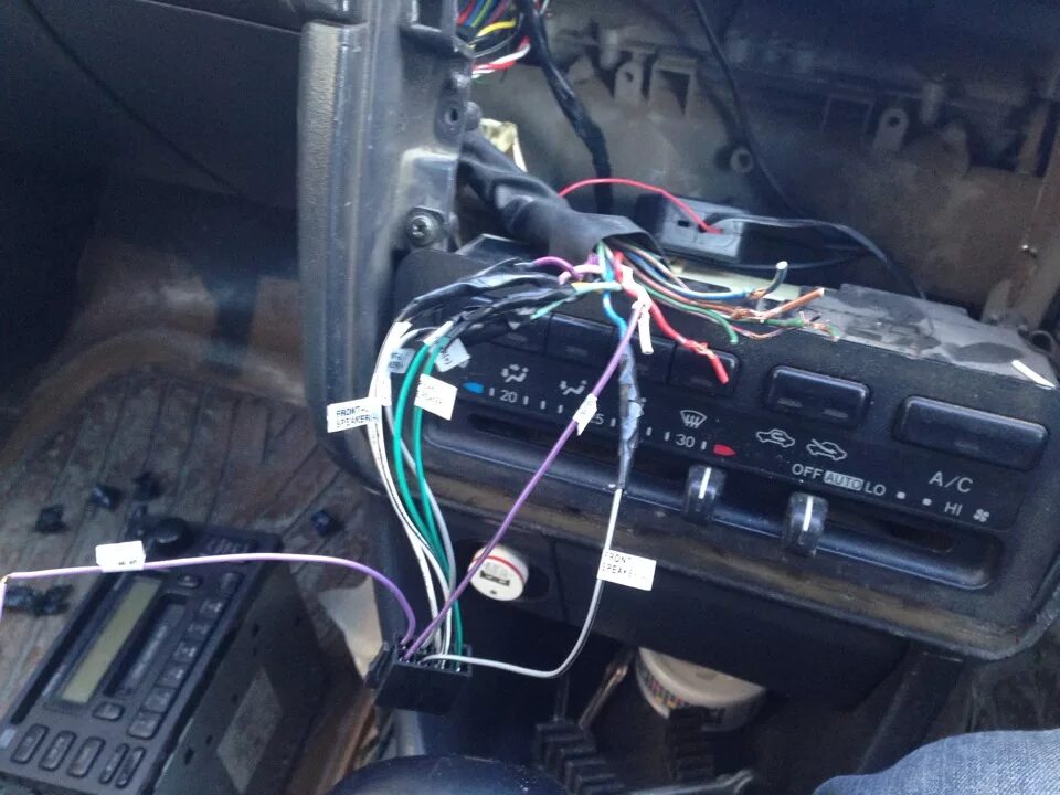 Как подключить 190. Магнитола toyota carina 190. магнитола тойота корона 190.