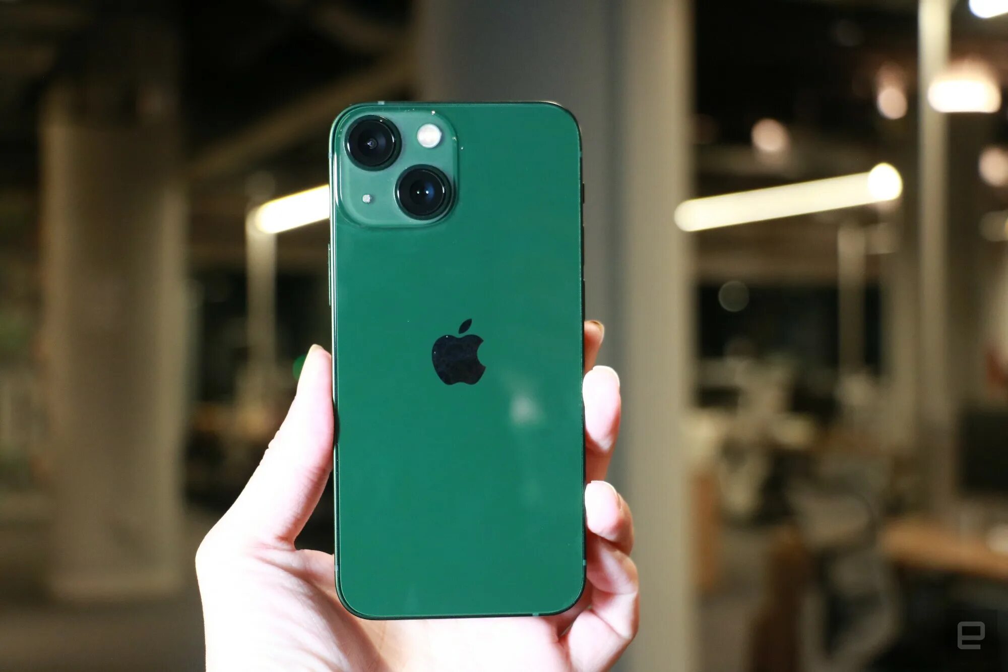 Айфон 13 в живую. Iphone 13 Green. Iphone 13 Mini Green. Apple iphone 13 Pro Green. Айфон 13 про Макс 128 ГБ зеленый.