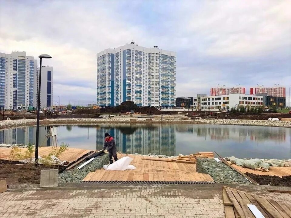 Парк в Салават Купере 2 Казань. Парк ЖК Салават Купере Казань. Парк у ЖК Салават Купере. Парк Салават Купере озеро.