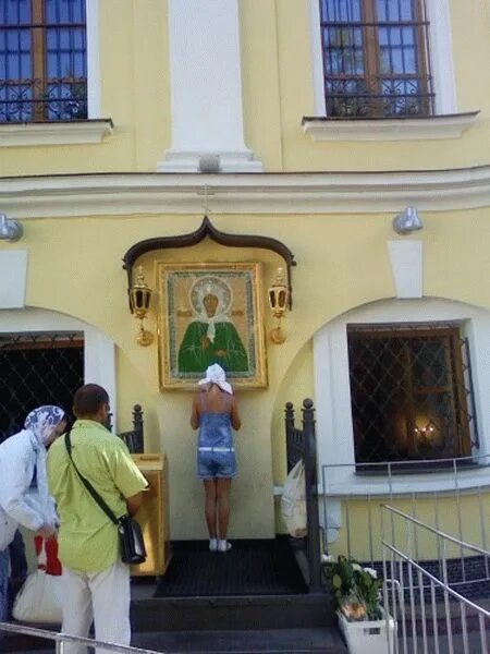 Как попасть к матроне московской сегодня. Икона матроны на таганке. метро таганская монастырь матроны московской. покровский храм матрона московская метро. метро таганская матрона московская.