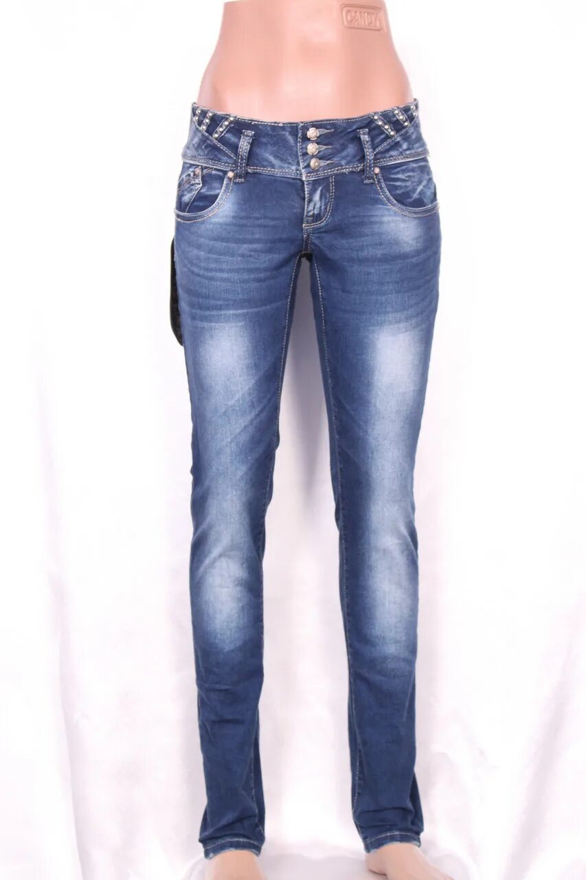 распродажа недорогих джинсов