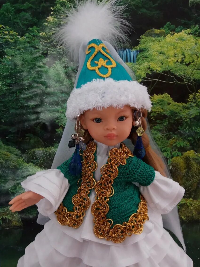 Национальные куклы. Кукла в казахском костюме. Кукла в казахском национальном костюме. Костюм казахской девочки. Казахский костюм купить