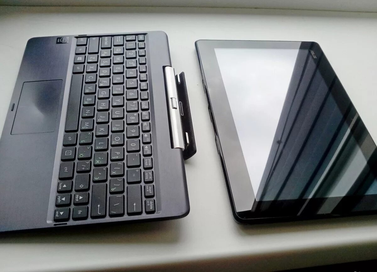 Планшет асус 10 дюймов с клавиатурой. Клавиатура ASUS Tablet t100. Планшет трансформер с клавиатурой ASUS. ASUS планшет с клавиатурой Windows 10.