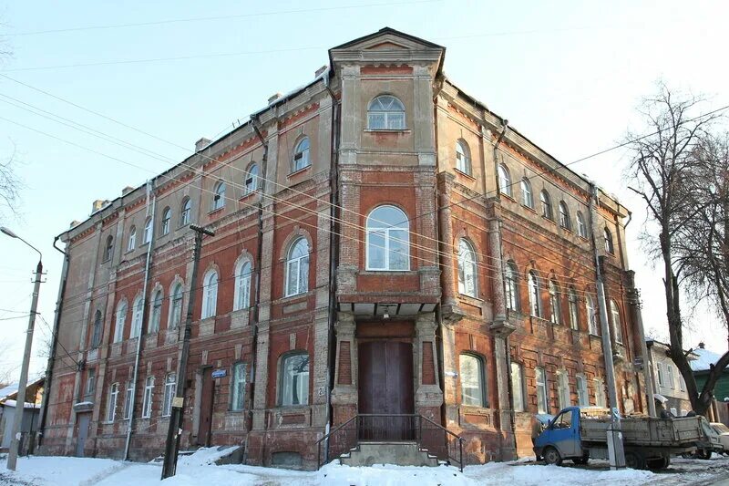 Двухэтажный дом в аткарске. Тула деревянное зодчество тула. Сколько домов в туле. Деревянные дома в туле. Сколько домов в туле.