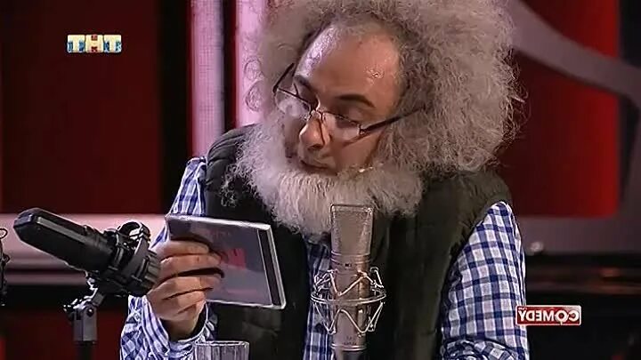 Камеди клаб эхо. Камеди клаб венедиктов пародия. Камеди клаб эхо. Камеди клаб звезда тнт 2011. Резиденты камеди клаб спб.