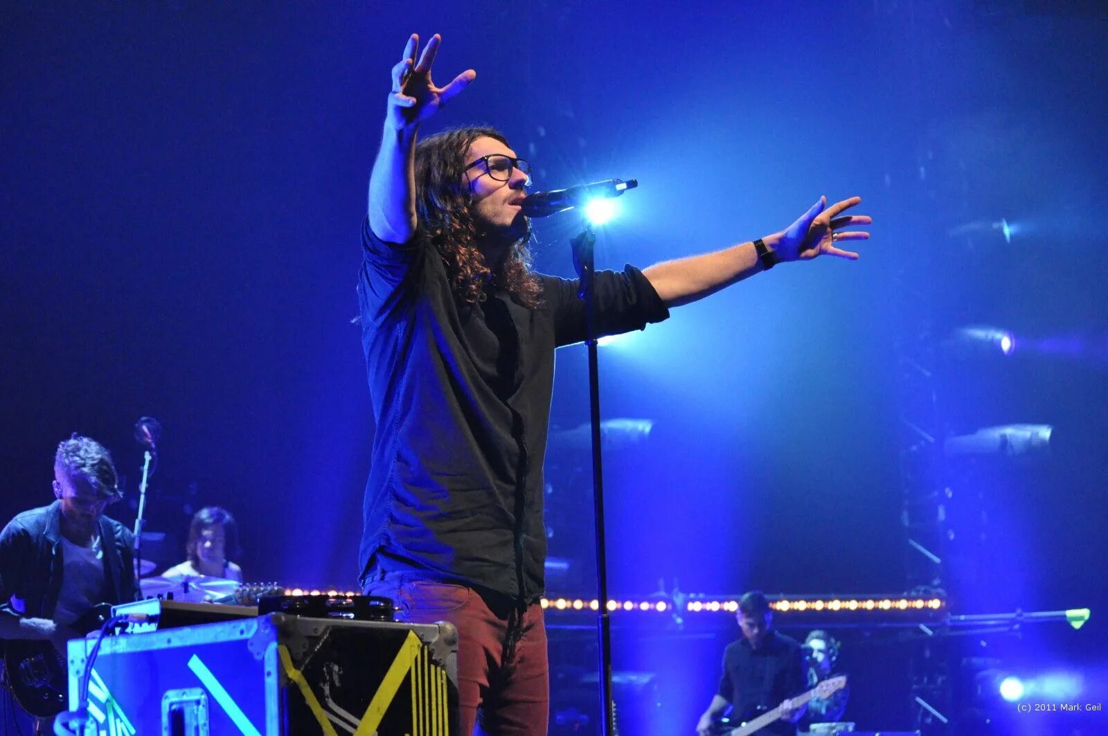 Hillsong united people. Hillsong united группа. Hillsong united солистка. Hillsong united oceans. Hillsong united солистка.