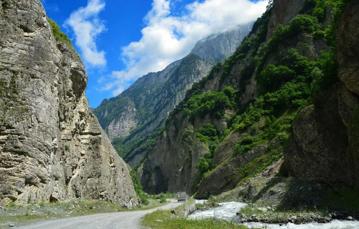 Кармадонское ущелье Северная Осетия. Куртатинское ущелье Кармадон. Владикавказ Куртатинское ущелье. Владикавказ Кармадонское ущелье. Воротами кавказа называют