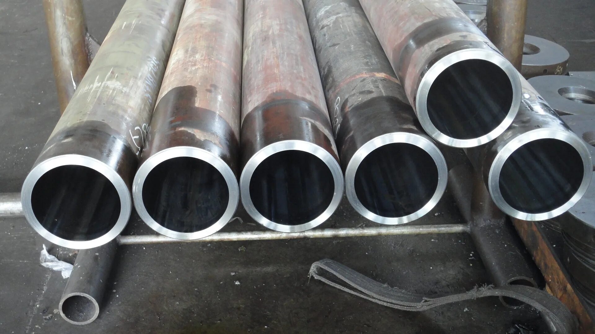 Ferritic steels. Гладкая труба rtp пп класс жесткости sn 4 д 110 мм s 3. Алюминиевая труба d85. Труба никель 40 мм. Pipe pile.