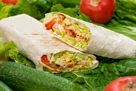 Шаурма с капустой и огурцами