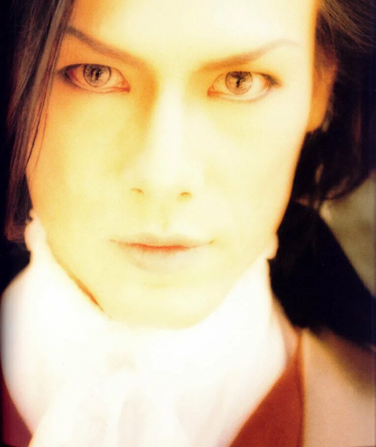 Певец японец с красным цветом волос. Malice mizer участники клаха. Klaha the 2023 post. Klaha японский певец. Klaha the 2023 post.