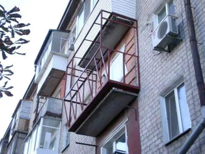 Пристроенные балконы. Балкон в панельном доме. Расширенный балкон. Выносной балкон. Расширение балкона.