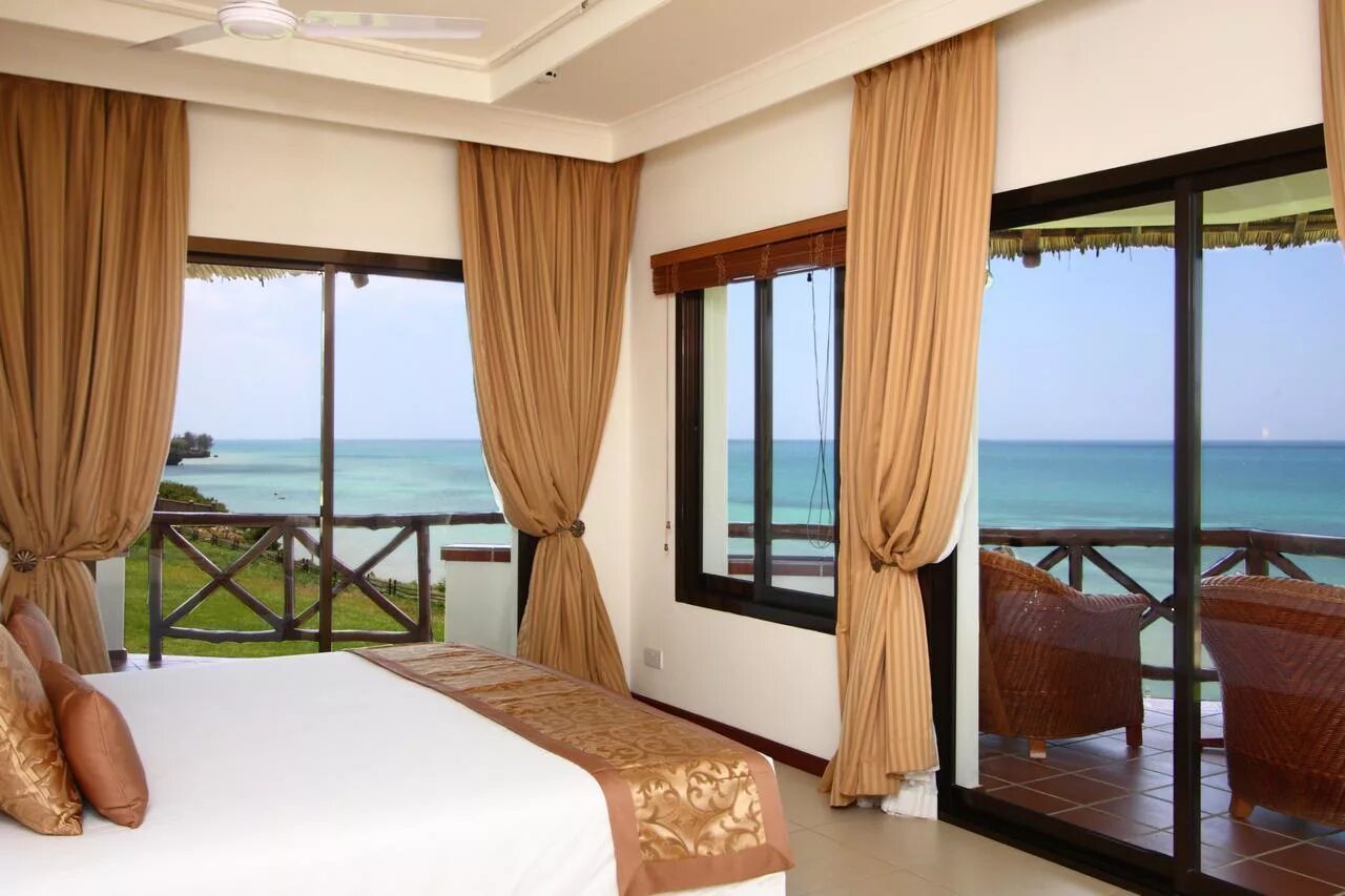 Отель Sea Cliff Resort & Spa. Sea Cliff Resort Spa Zanzibar. Cliff Resort & Spa 5*. Море с отелем. Lavanga resort шри