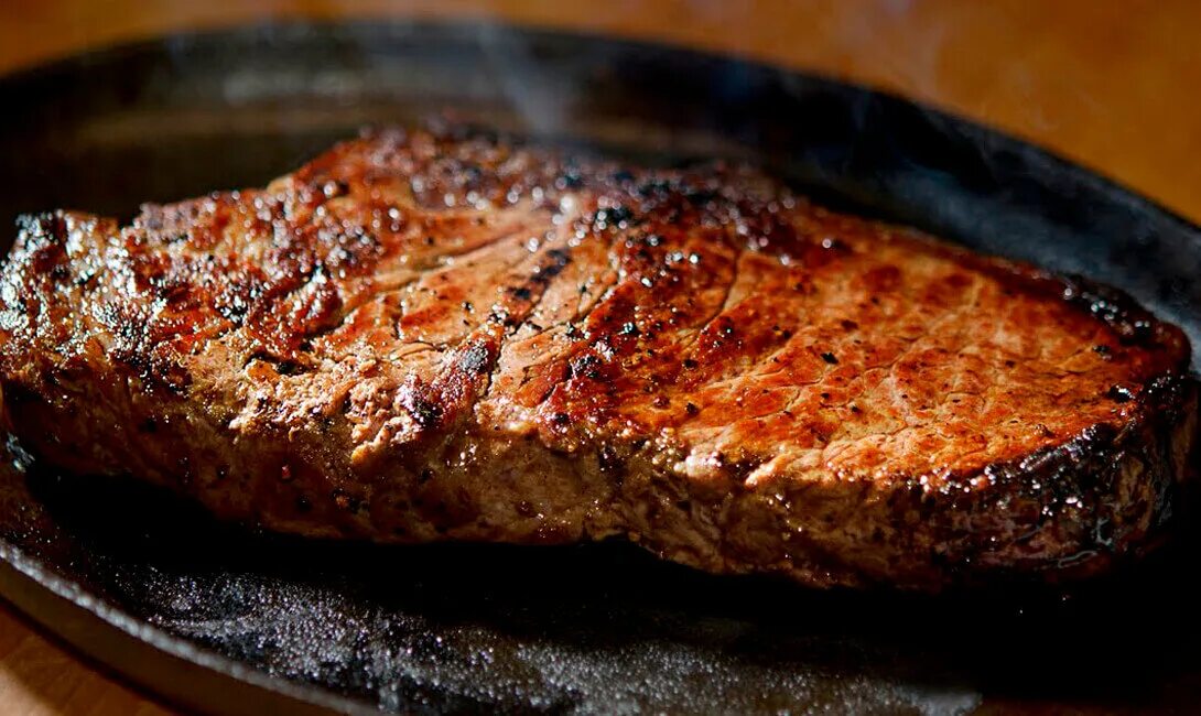Стейк говяжий рибай. Свиная отбивная в духовке. Как быстро и вкусно приготовить стейк. Свиной стейк. Свиной стейк на сковороде.