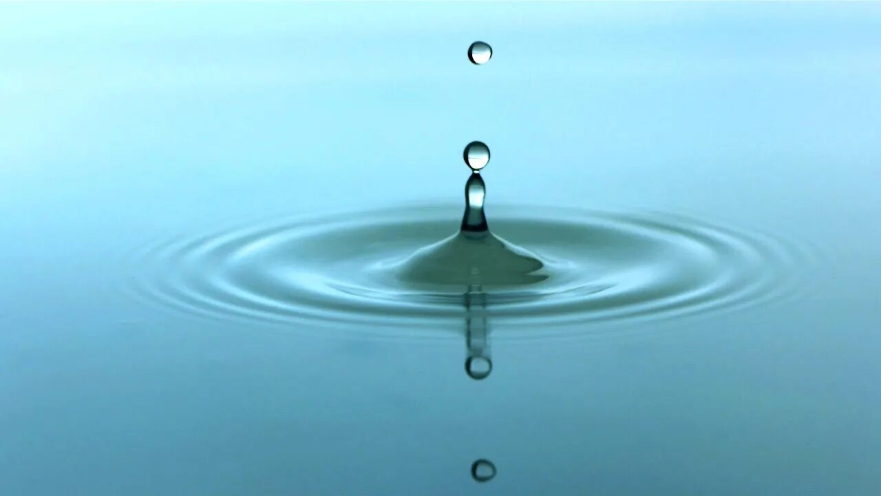 Круги на воде. Видео вода капает. Видео вода капает. Капля падает в воду. Капля падает в воду.