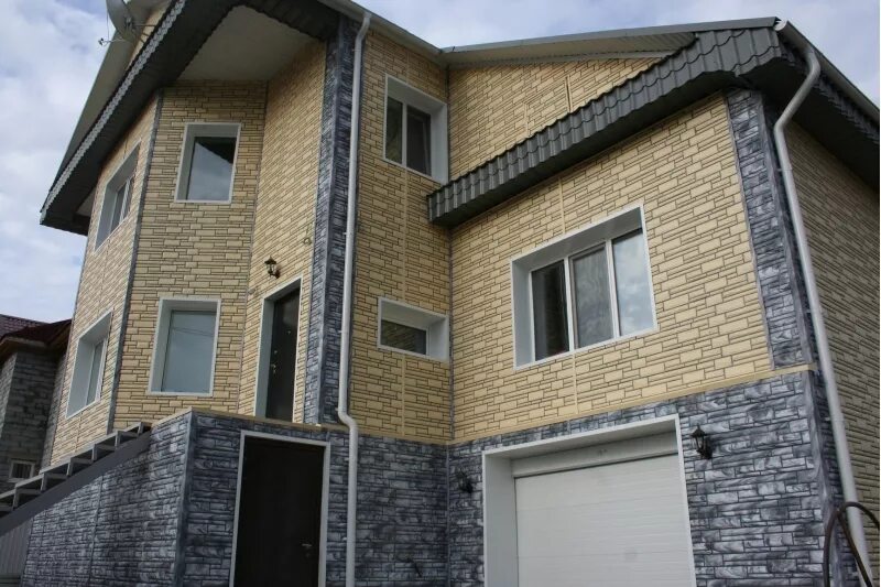 фасадные панели альта профиль песчаник. отделка дома фасадными панелями. фасадные панели под камень. цокольный сайдинг nailite creek ledgestone. панель фасадная docke edel корунд.