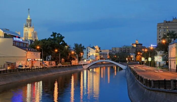 овчинниковская наб. сити тауэр новокузнецкая. москва овчинниковская набережная. овчинниковская и озерковская набережные благоустройство. 1.