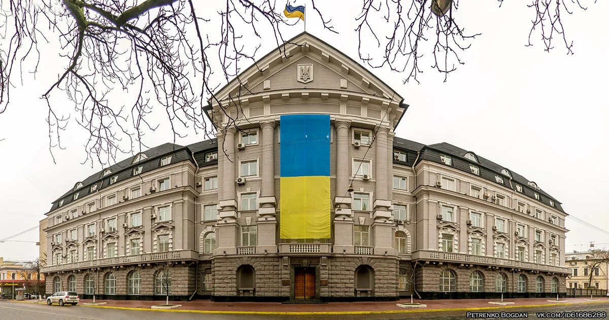 Сбу украины здание. Здания сбу и гур. Здания сбу и гур. Взрывы в киеве здание центра. Разрушенное здание.