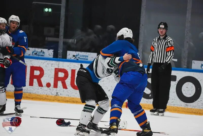 чемпионат спб по хоккею. чемпионат спб по хоккею. Gardarika saint petersburg хоккей. ак барс фото с кубком. хк динамо юниор.