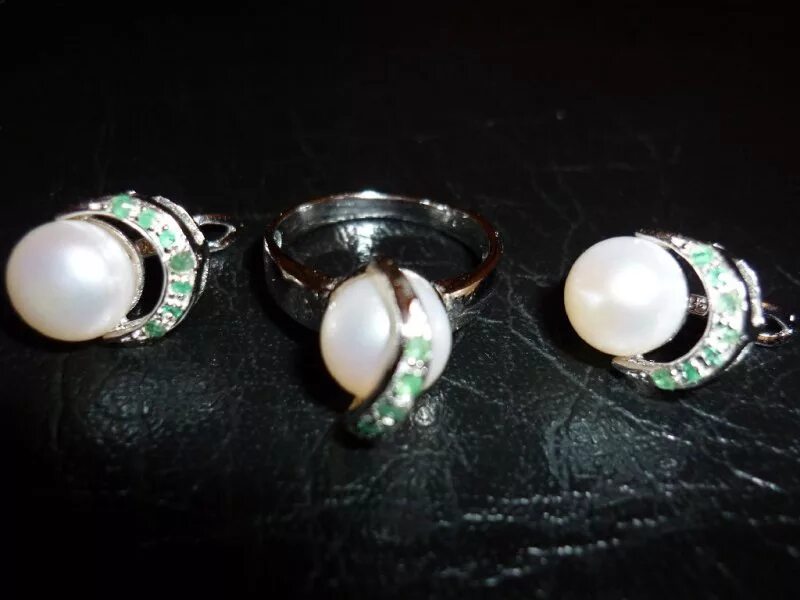 Серьги с жемчугом и изумрудом. Жемчуг и изумруд. Жемчуг и изумруд. Изумрудный жемчуг. Изумрудный жемчуг.