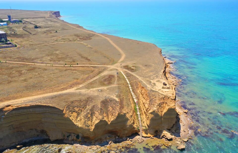 Угловое лукулл. Мыс лукулл севастополь. мыс лукулл маяк.