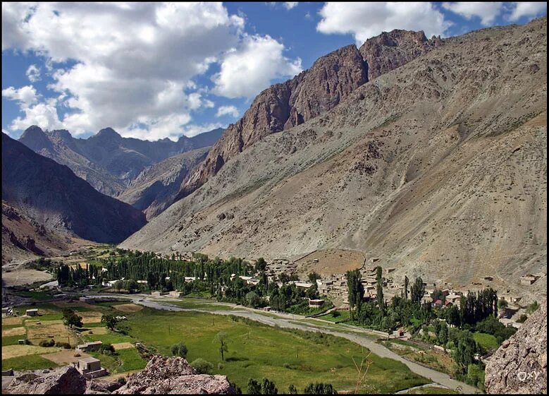 Кишлак сурх. Природа таджикистана исфара. Чорку. Кишлак янгиабад таджикистан. Альпинизм в таджикистане.