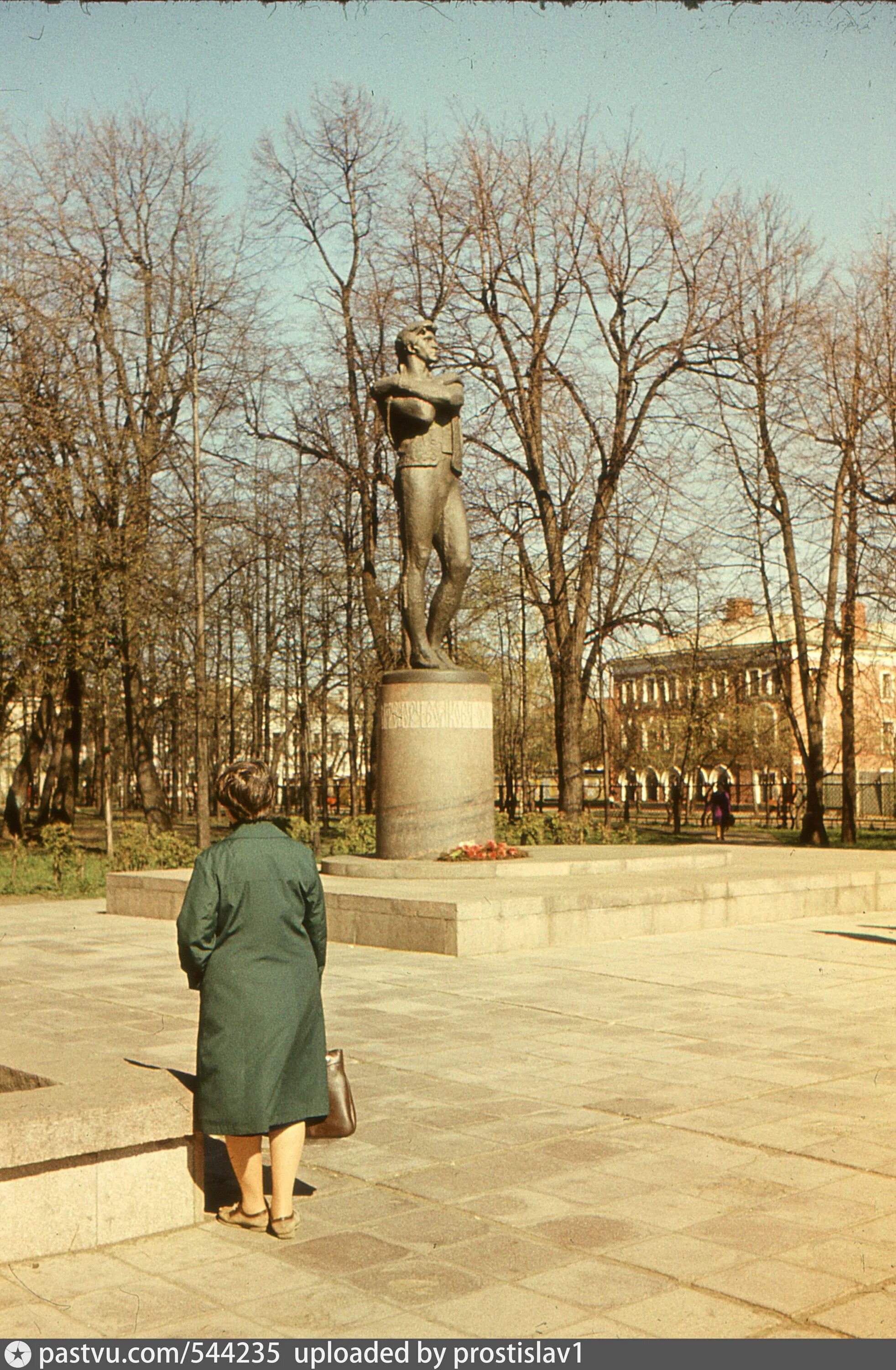 Памятник федору волкову. Памятник Федору Волкову в Ярославле. 1978 Памятники.