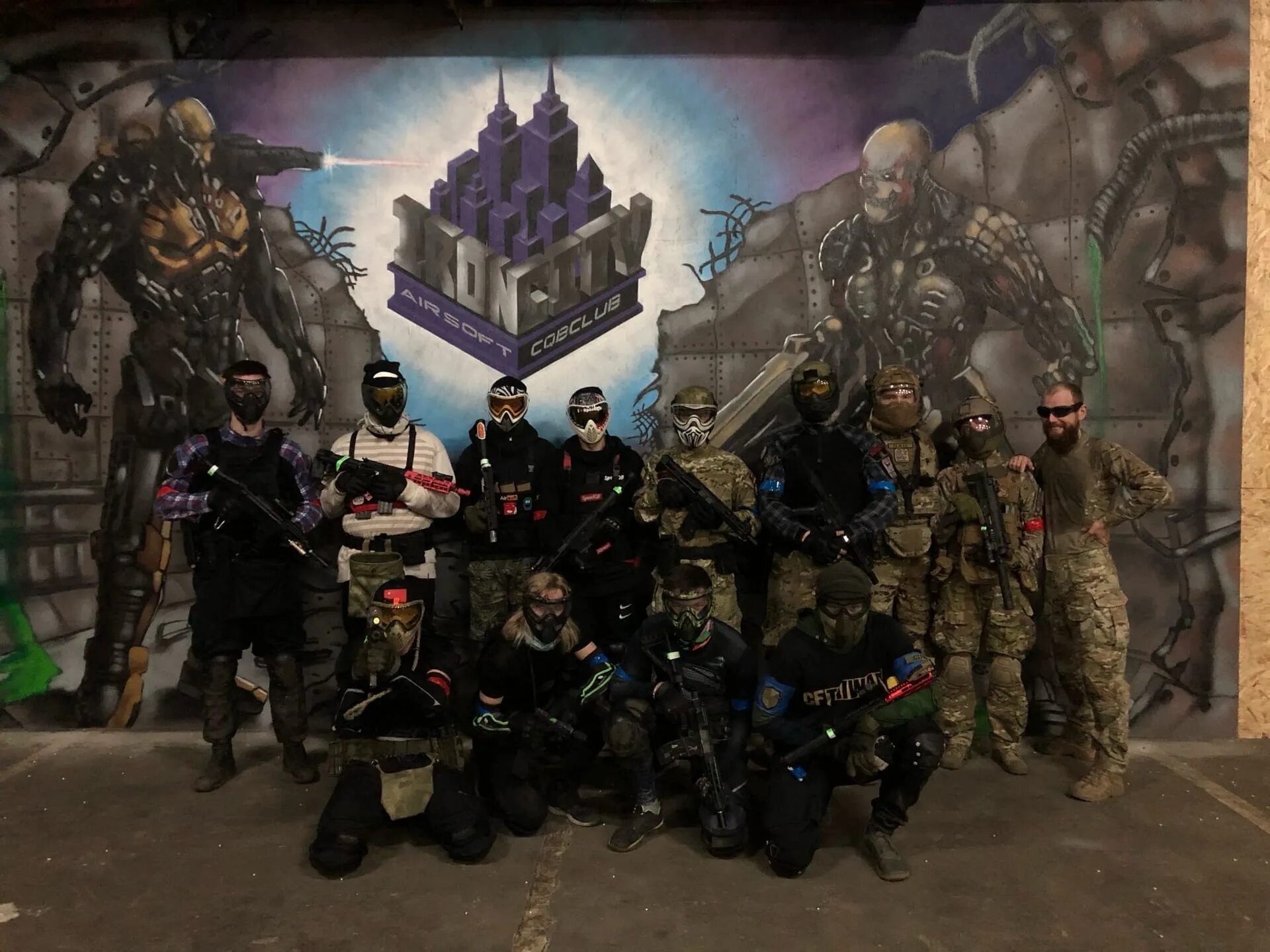 Страйкболист cqb. Cqb полигон в москве. Cqb killhouse страйкбол. Cqb полигон. Cqb площадки в москве.