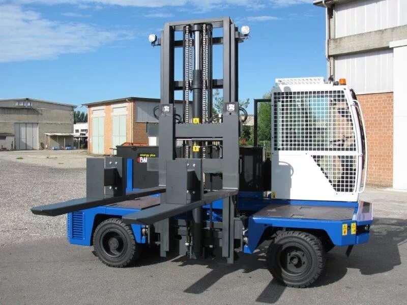 Manitou 20 110. Combilift c4000. Combilift c5000l. Боковой погрузчик combilift. Вилочный погрузчик маниту.