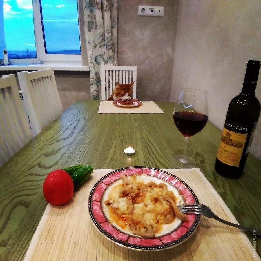 Домашний ужин на кухне. Романтический ужин на кухне. Ужин фото. Ужин дома фото. Ужин на 1 человека