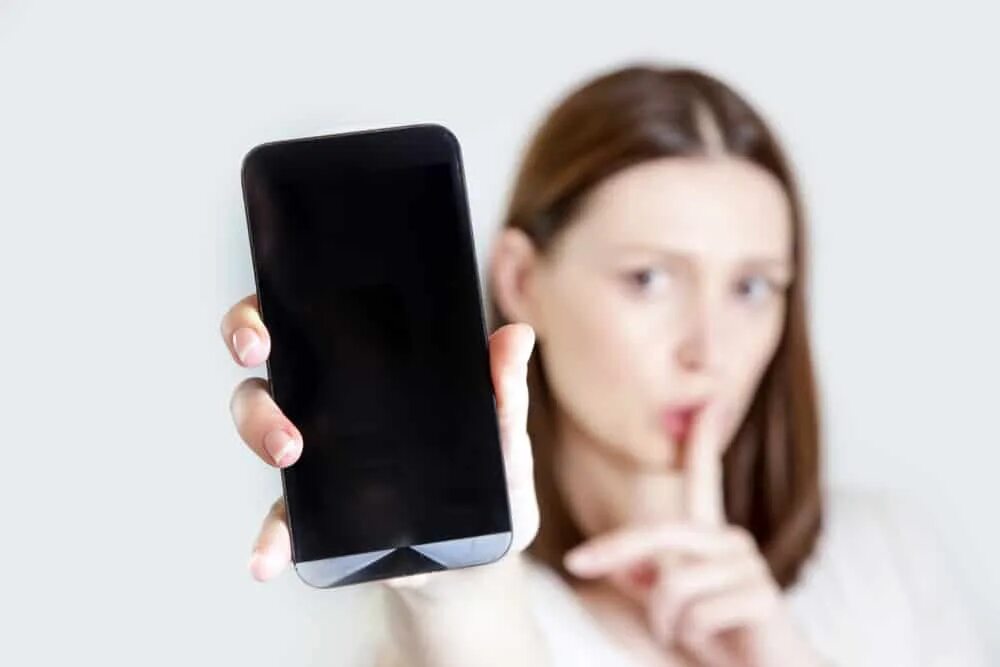 Беззвучно на айфон 11. Cheating Phone. Put the Phone on Silent. Do Silence your Phone foto. Silence your mobile.