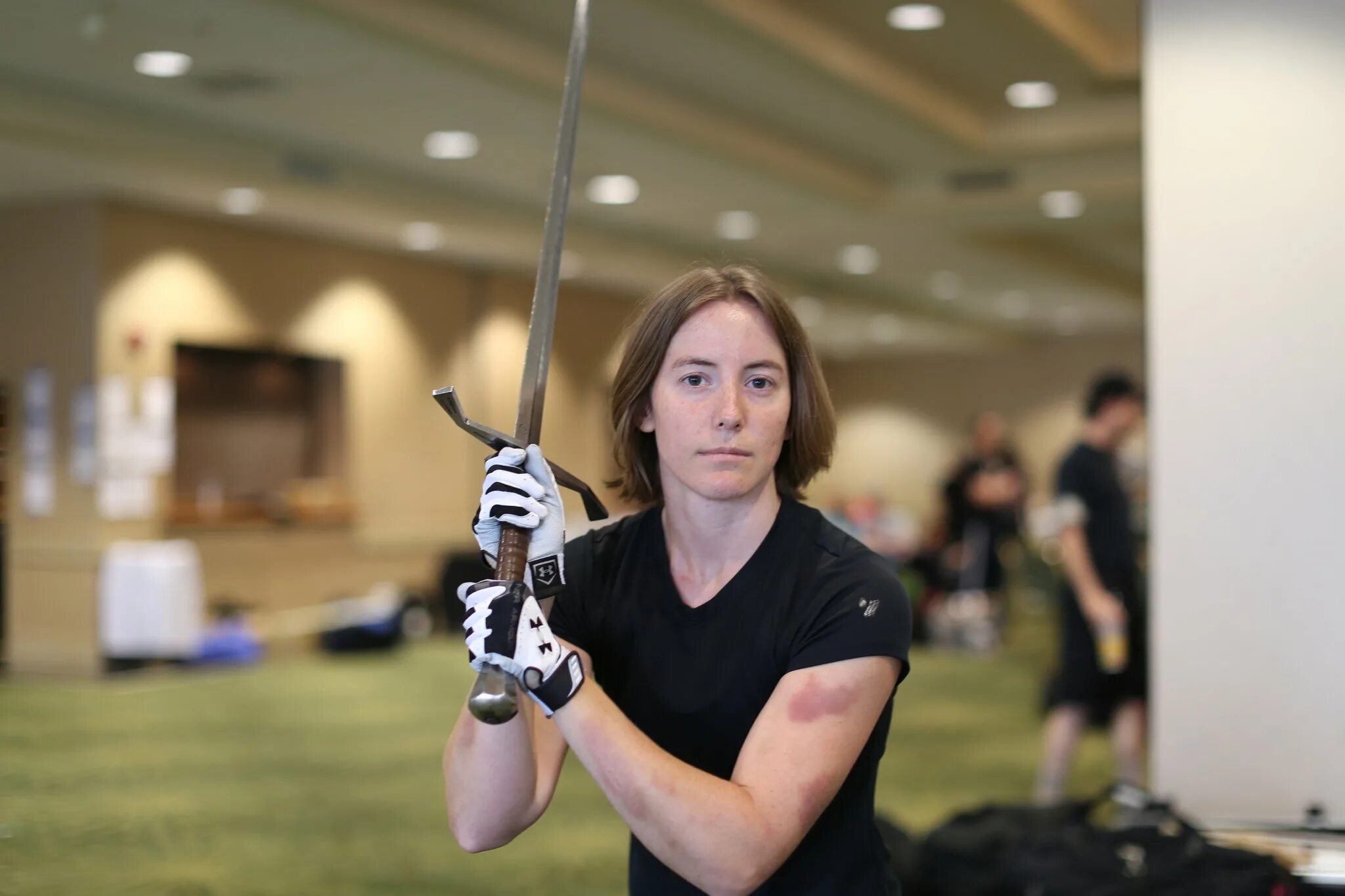 Спортивный воин. Фехтование на мечах. Фехтовальщик Longsword. Фехтование на длинных мечах. Фехтование полуторным мечом.