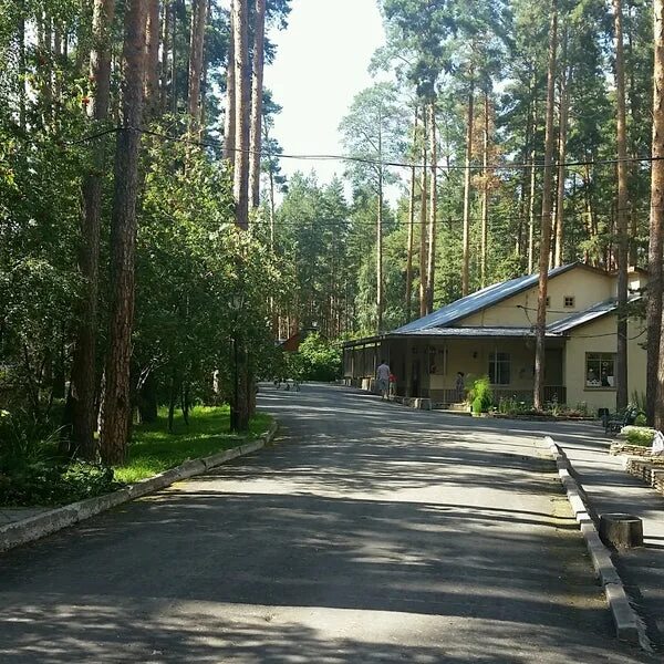 Салют верхняя сысерть. Салют база отдыха верхняя Сысерть. Турбаза салют верхняя Сысерть. Загородный комплекс салют верхняя Сысерть. База отдыха салют Сысерть.