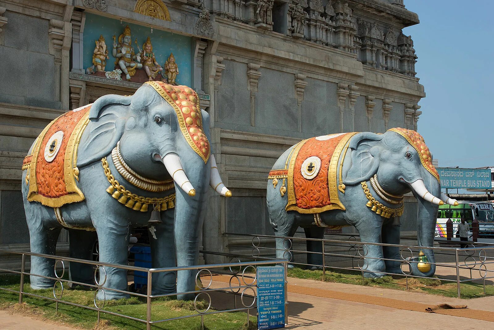 Conan exiles башня. Мурдешвар индия. Индия мурдешвар статуя. Башня со слоном. Башня со слоном.