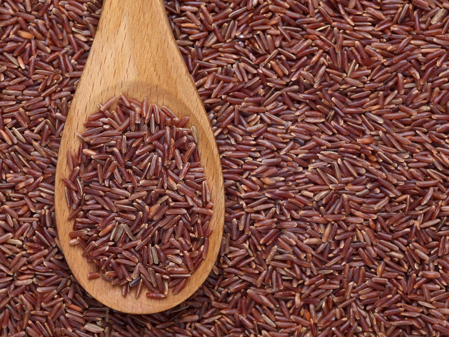 Red rice. Рис красный нешлифованный. Рис бурый нешлифованный. Бутан красный рис. Красный дрожжевой рис.