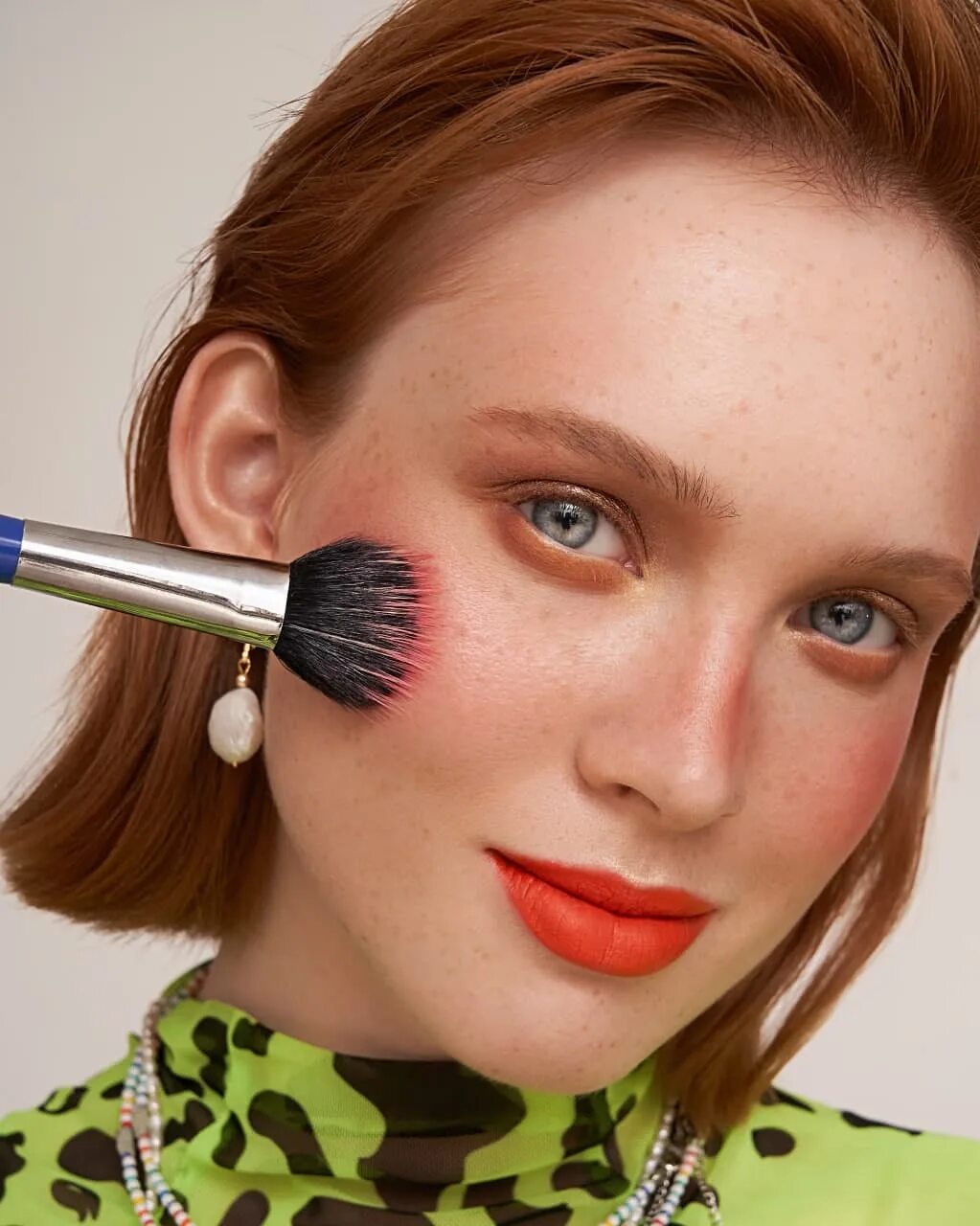 david bowie blush Google Search #BlusherMakeup Glitter makeup looks, Blusher m