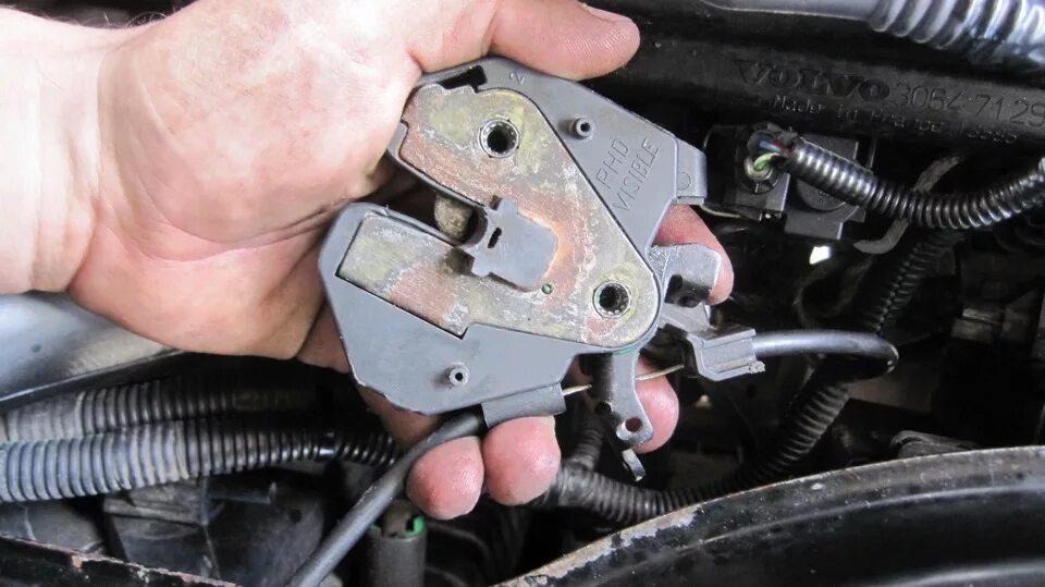 Как снять замок капота вольво в50 9483765 Замок капота Volvo S80 1 1999 купить бу по цене 12459 ₸ Z16526539 iZAP