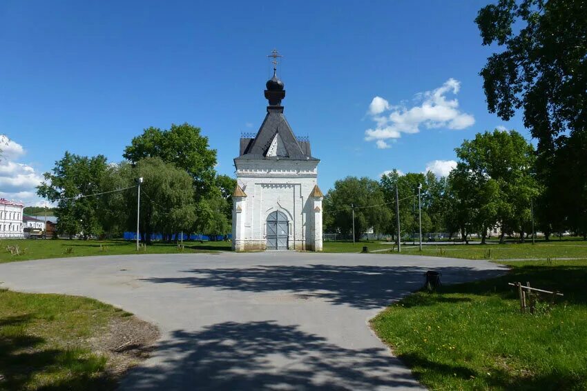 В честь приезда. Александровский сад Тобольск. Александровская часовня Тобольск. Часовня Невского Тобольск. Александровский парк Тобольск.