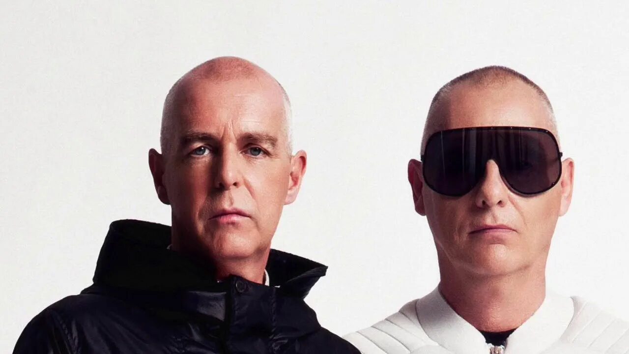 Pet shop boys living. Pet shop boys living. Солист пет шоп бойс. Pet shop boys фото. Pet shop boys в молодости.