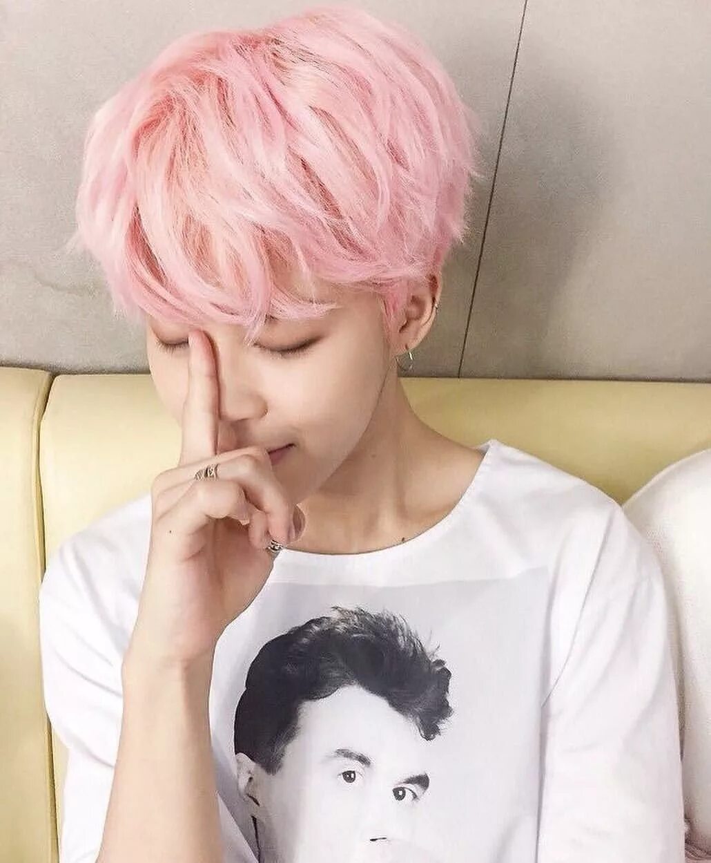 Бтс с розовыми волосами намджун. Пак чимин бтс с розовыми волосами. Тэхен из бтс с розовыми волосами. Бтс розовый. Бтс шуга коллаж.