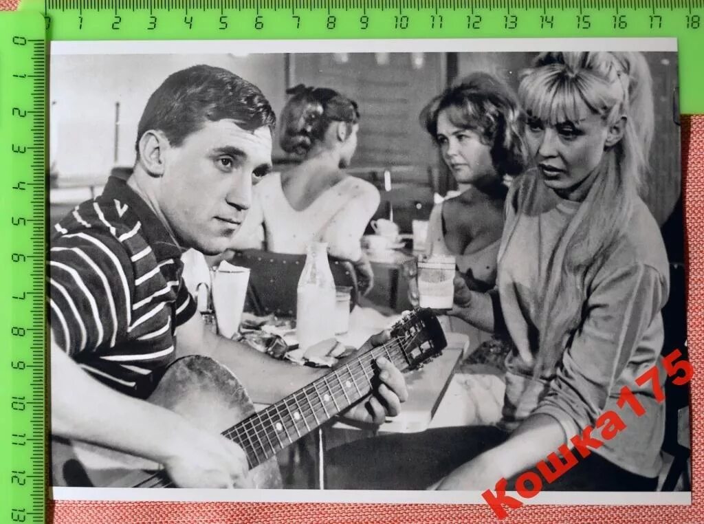 Приятель редко. Друзья высоцкого. Надпись на футболке для мужчины. Фразы о редких встречах. Пиво приятель.