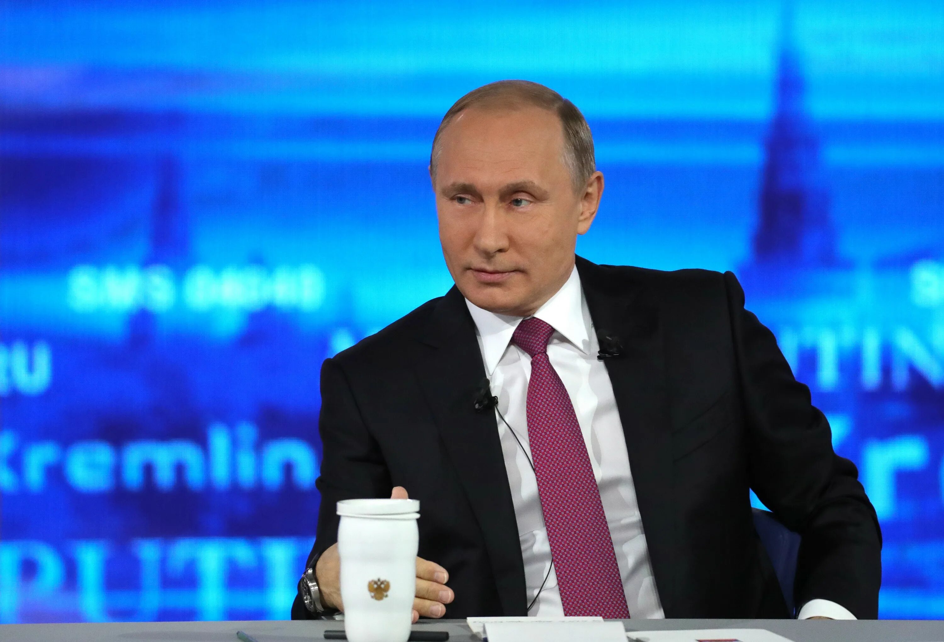 Поздравление с новым прямой эфир. Прямая линия с Владимиром Путиным. Прямая линчя свладимером Путиным.