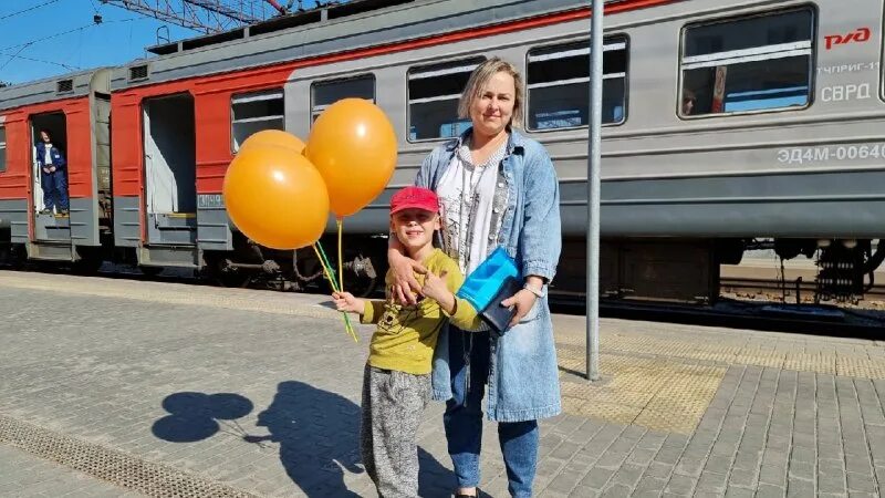 поезд екатеринбург камышлов. вспомогательный поезд. поезд екатеринбург камышлов. поезд екатеринбург камышлов. железнодорожный вокзал камышлов.